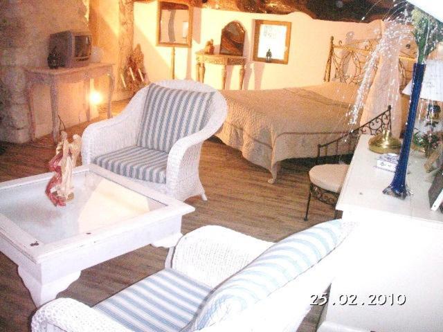 Chambres D'Hotes Domaine De La Rose Des Vents Castelnau-sur-lʼAuvignon Oda fotoğraf