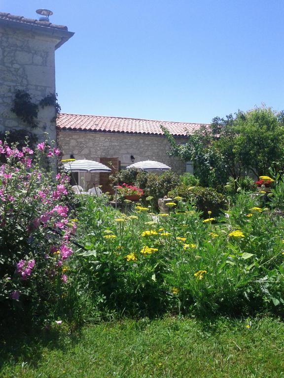 Chambres D'Hotes Domaine De La Rose Des Vents Castelnau-sur-lʼAuvignon Oda fotoğraf